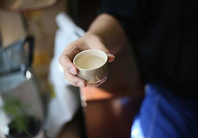 快結(jié)婚了，婚宴用酒什么酒好？這家婚宴定制酒很好！